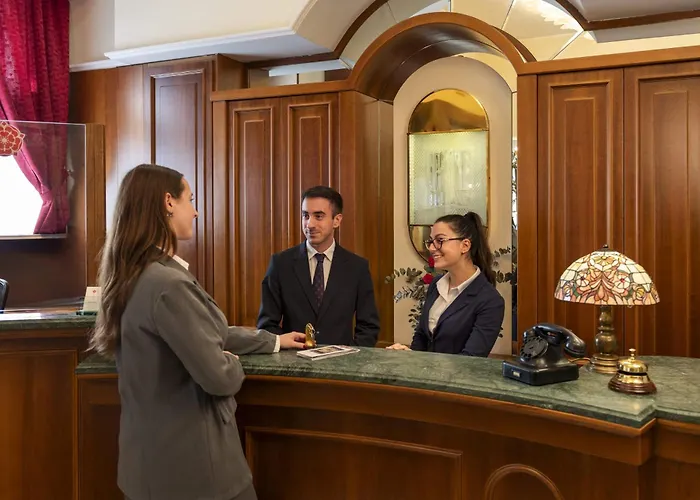 Lancaster Szálloda 3*