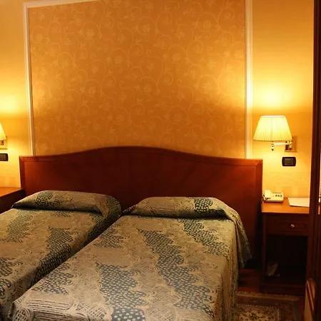 Otel Lancaster 3*